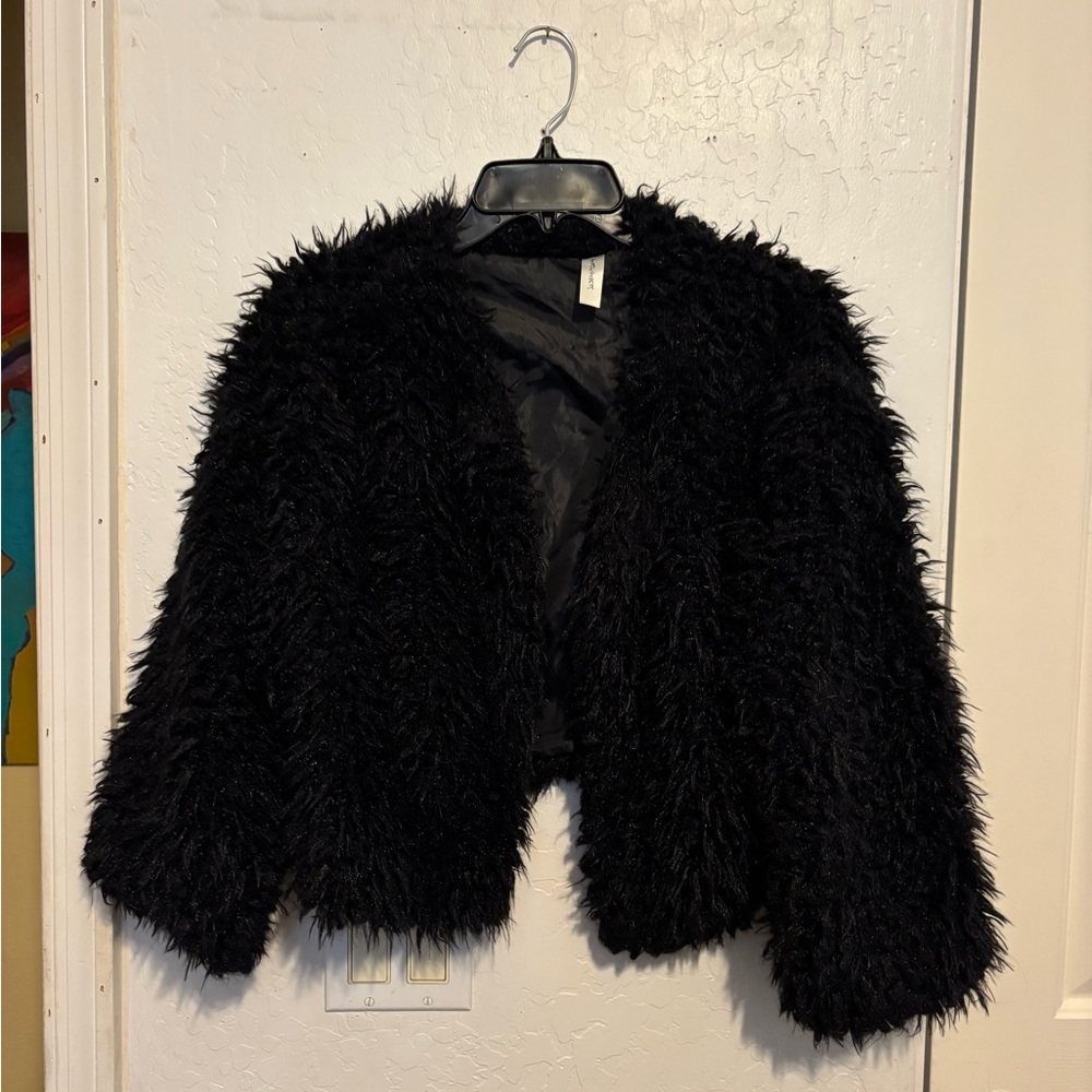 Tacera Black Crop Faux Fur Jacket. 3/4 Sleeve.